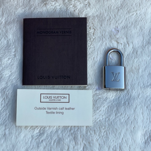 LV alma BB red vernis rayunes - Picture 13 of 16